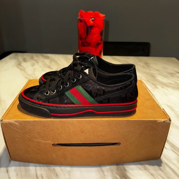 Gucci sneakers - Picture 1 of 2